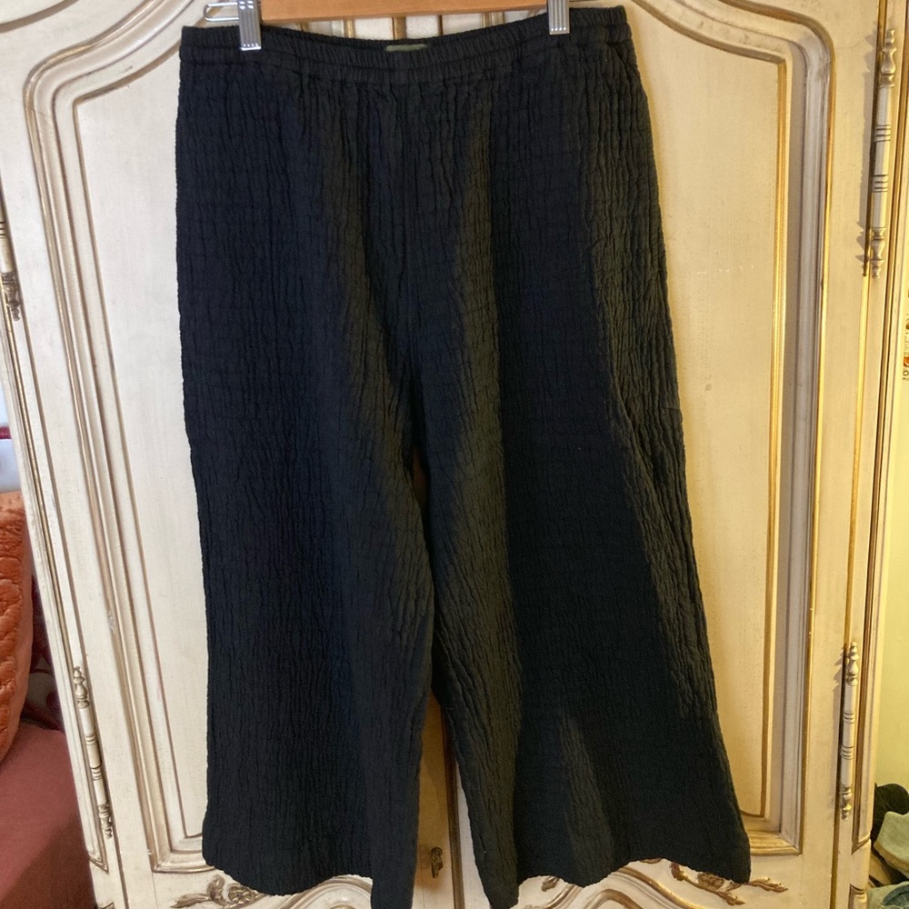 Honest cotton textured wide leg cropped pants 100% cotton black L/XL